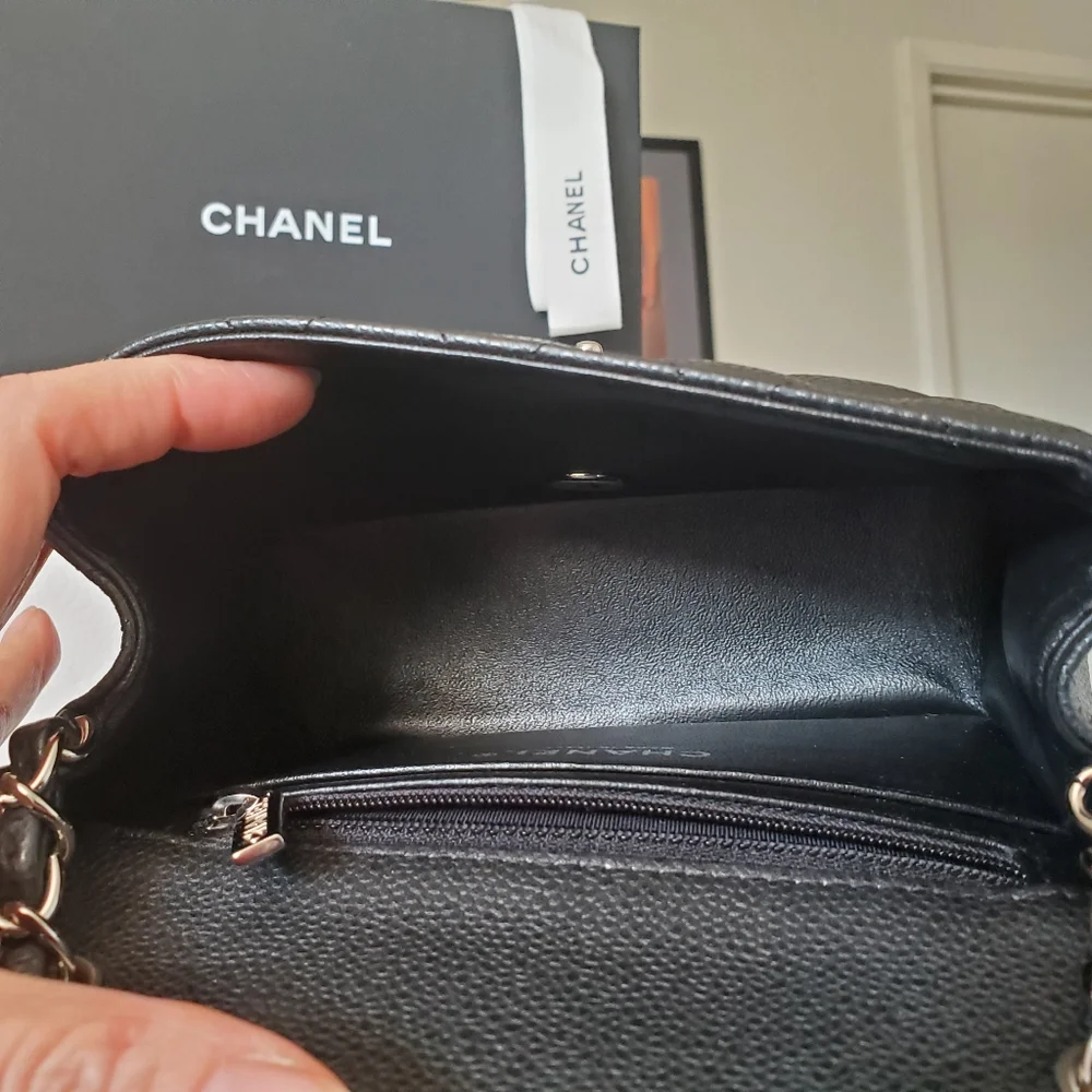 Chanel Black Quilted Leather Bag - Picture 4 of 15